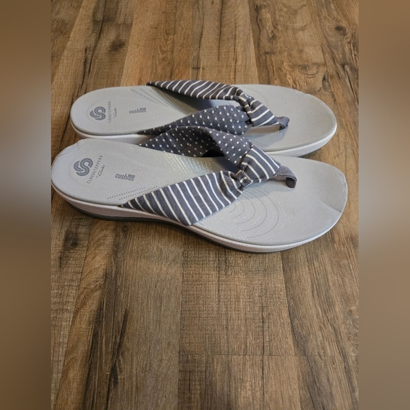 Clarks Cloudsteppers  Arla Glison Grey Flip Flop Wedge Sandals Women’s Size 12M - Picture 3 of 6
